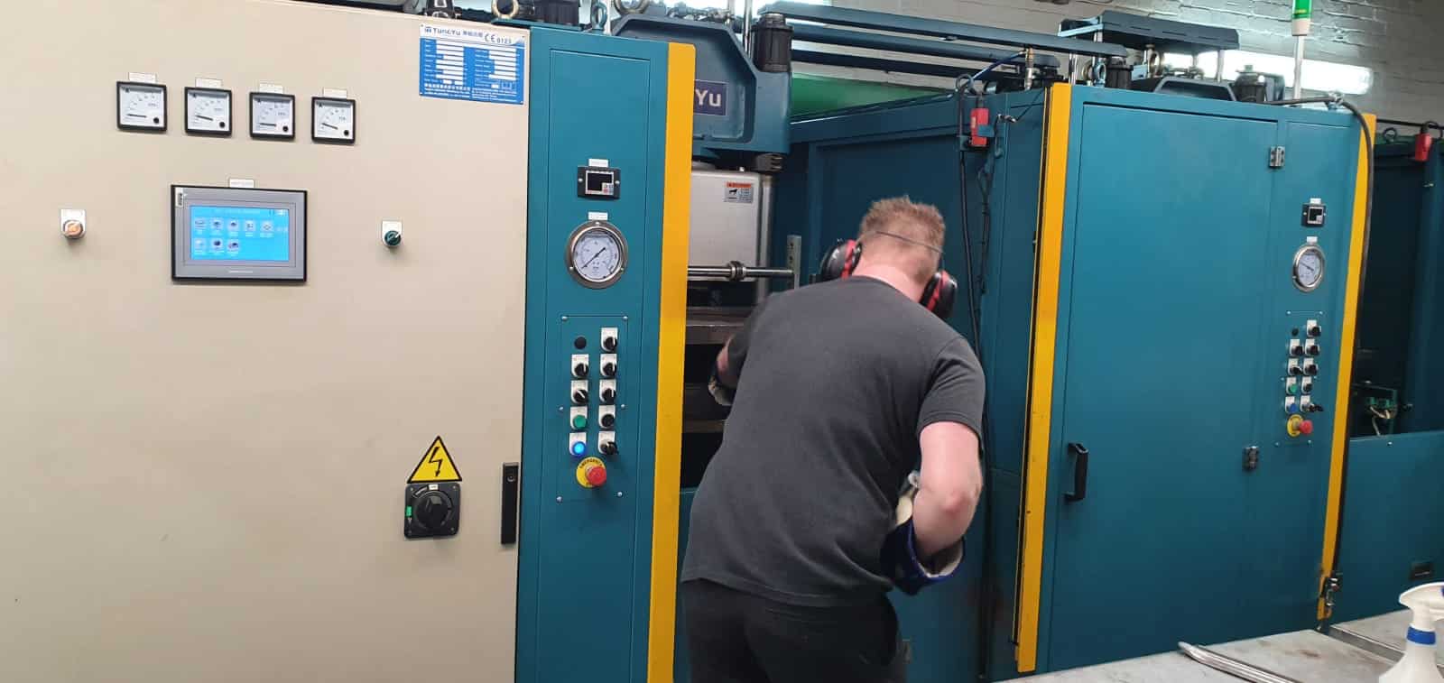 Moulding machine Wye Valley precision engineering